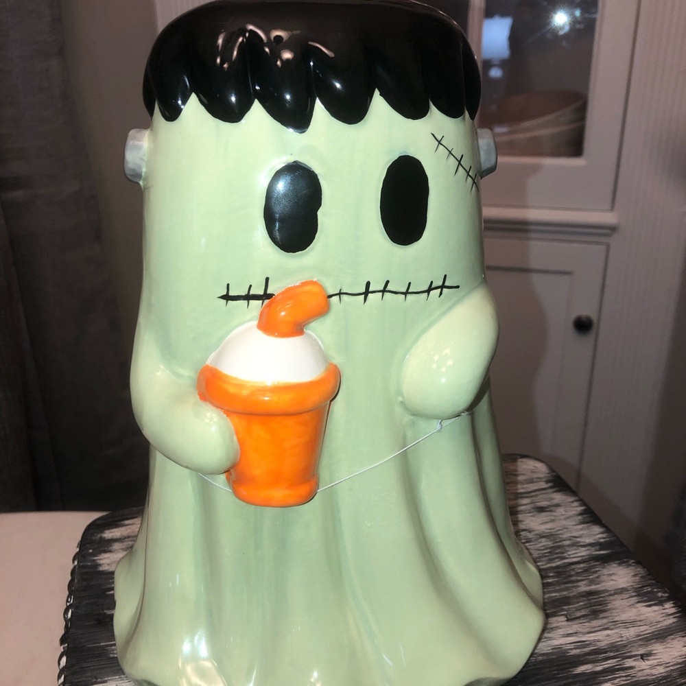 👻 Green Frankenstein Ceramic Figurine